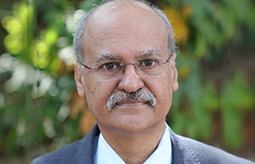 Dr. Ravinarayan